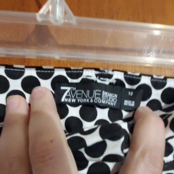 Capri pants - Picture 2 of 2